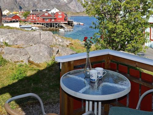 Henningsvaer House | 3 person holiday home in Henningsvær-By Traum