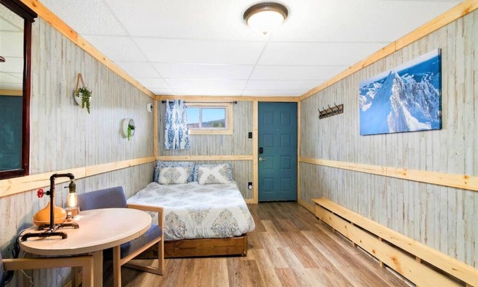 Leadville Apartment | #3 Private Room in Motel Dog Friendly Leadville CO