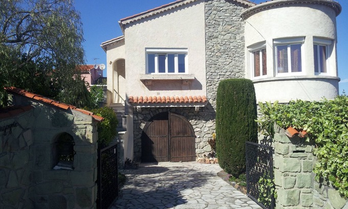 Cavalaire-sur-Mer Apartment | 3-room apartment, on the first floor of a villa, sea view