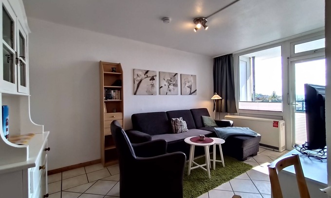 Laboe Apartment | 3-room apartment with fjord view right in the center, only 200 meters to the beach