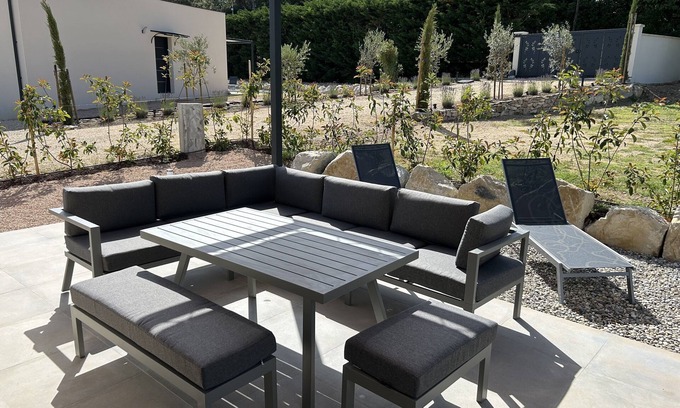 Saze House | 3-room house with pool and garden