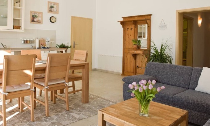 Sonnen Apartment | 3 Schlafzimmer Ferienwohnung mit Frühstück und einem Kingsizebett