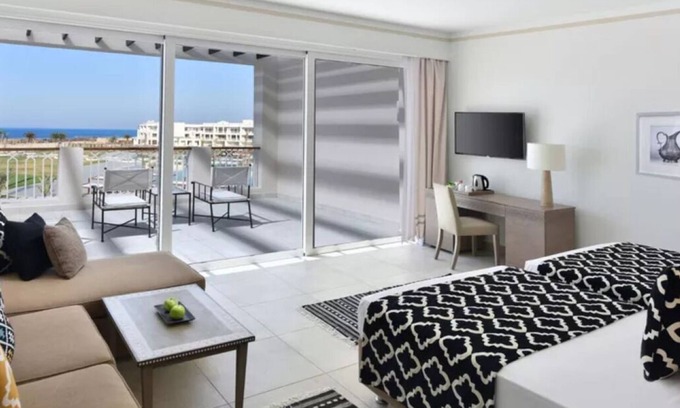 El Quseir Hotel | 3 Sea-view Rooms | Private Pool Access, Spa, Dining & Coral Reef Adventures