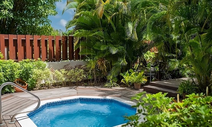Maynards Hotel | 3 Spacious Units w/Kitchenettes! FREE Parking! Short Drive to Mahogany Bay!