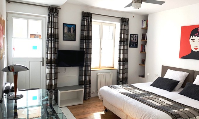Aigues-Mortes Medieval City House | 3 star studio for 2 adults