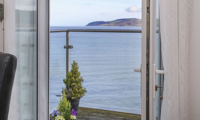 Pentraeth Cottage | 3 THE COACH HOUSE - PENTHOUSE APARTMENT in Red Wharf Bay