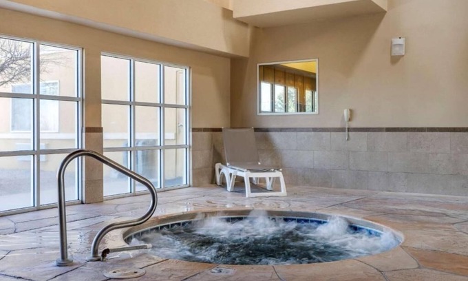 Albuquerque Hotel | 3 Tranquil Rooms - Conveniently Located Space for Discovering Historic Sites