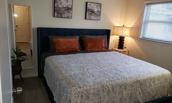 Warm Mineral Springs House | #3 Vacation next to Mineral Springs.