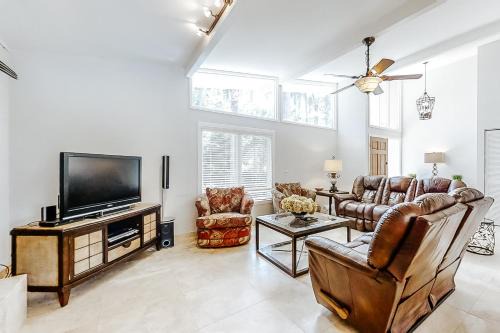 Oceanside House | 3 Whistling Swan