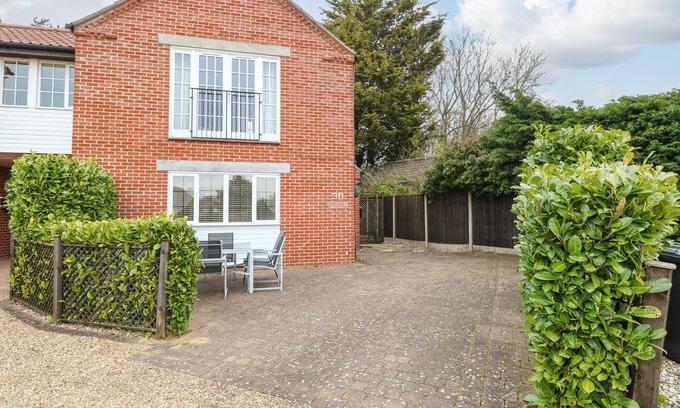 Stalham House | 30 BURTONS MILL, pet friendly, with a garden in Stalham