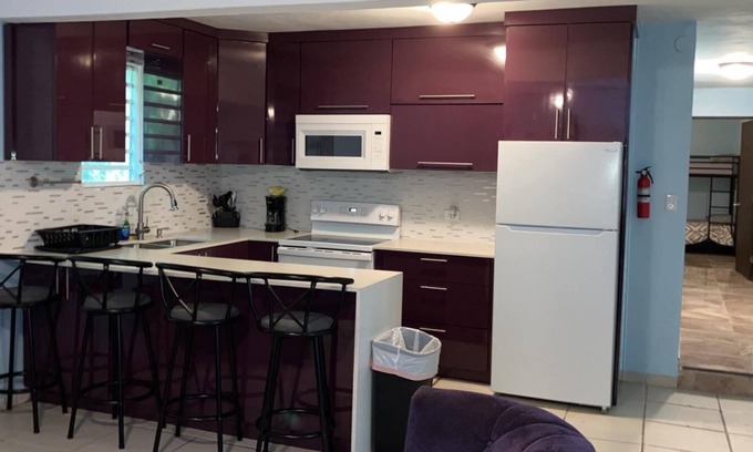 Palmas House | 30 Day Minimum-Charming 2 BR-5 Beds -Sleep 10 UNIT 1