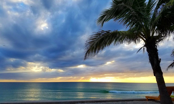 Englewood House | 30 Seconds to Beach Path! Outdoor Tiki Bar w/TV! Kayaks, SUP's, Bikes & More!