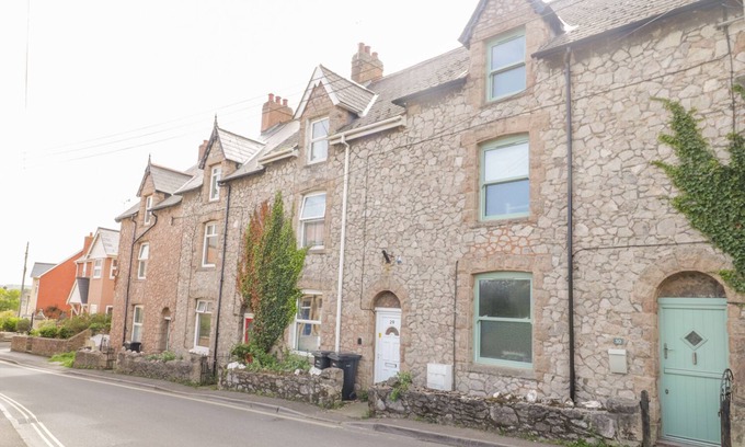 Watchet Cottage | 30 WEST STREET, pet friendly, character holiday cottage in Watchet