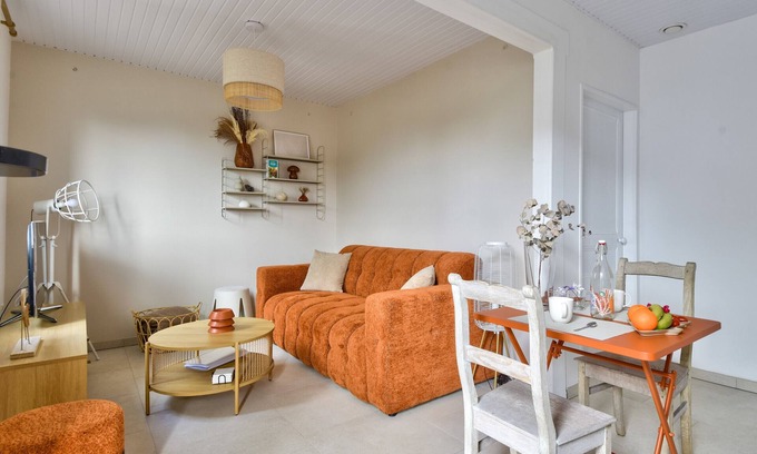 Barbatre Ski Chalet | 300 m from the beach - House for 2 with garden