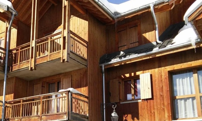 Albiez-le-Vieux Apartment | 300m from shops, 1st floor, view mountain, balcony, parking, tv, ski locker, 33m², Albiez Montrond