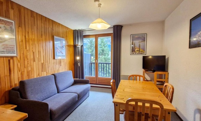 Flaine Apartment | 300m from ski slopes, 2nd floor, view ski slopes, balcony, tv, ski locker, 25m², Flaine
