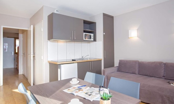 Pra Loup Apartment | 300m from ski slopes, balcony, parking, tv, ski locker, 35m², Pra Loup