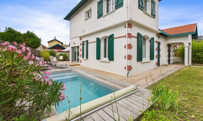 Lanton House | 300m from the beach, house for 7 with a pool