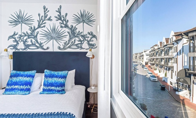 Rosemary Beach Hotel | 304 Rosemary Beach Inn - Includes Beach Chairs & Complimentary Breakfast + Access to 4 Pools