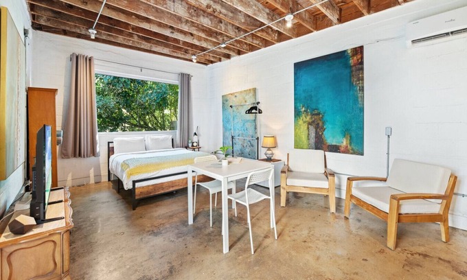 West Little Havana Apartment | 309 · Industrial Carriage House Conversion