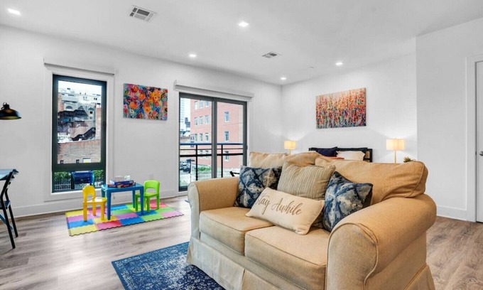 Downtown Newark Apartment | 309 · NEW ⭐️ Vibrant Large Studio Dwntwn 18 Mins to NYC