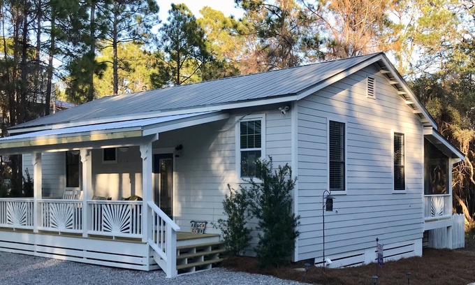 Seagrove Beach House | 30A DEEDED BCH ACCESS Sugar white sand.Seaside shops, Fenced yrd, private, bikes