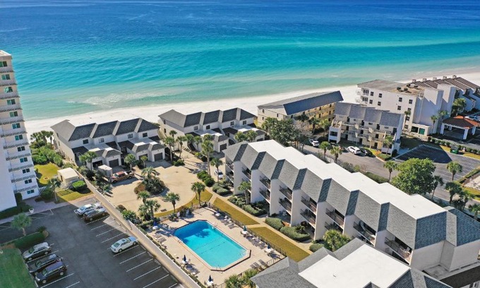 Seagrove Beach Apartment | 30A Emerald Hill Beach Resort by Panhandle Getaways