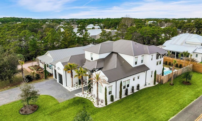 Gulfview Heights House | 30A Sunset Palazzo by AvantStay | Sleeps 20 | Boat-Friendly + Pool