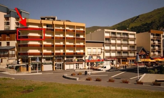 Eaux-Bonnes Apartment | 30m from ski slopes, 1st floor, view ski slopes, tv, 40m², Gourette
