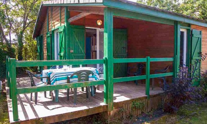 Naucelle Ski Chalet | 30m² Chalet with Terrace for 6 People