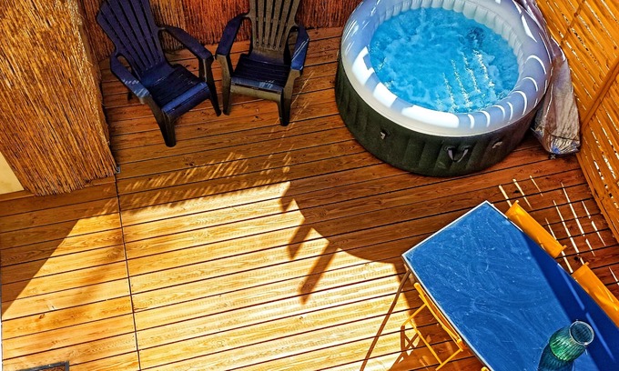 Carcassonne Bed & Breakfast | ⭐ 30m2 guest room 3 min from the medieval city ⭐, private jacuzzi and swimming pool.