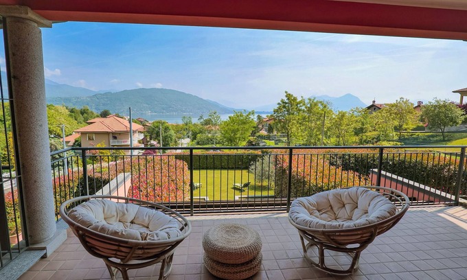Baveno House | 3½-room mid-terraced house with garden, 2 terraces and 2 balconies
