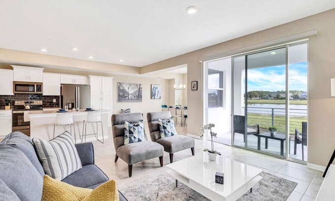 Kissimmee Condo | 3171-107 Resort Lake View Disney Universal Orlando