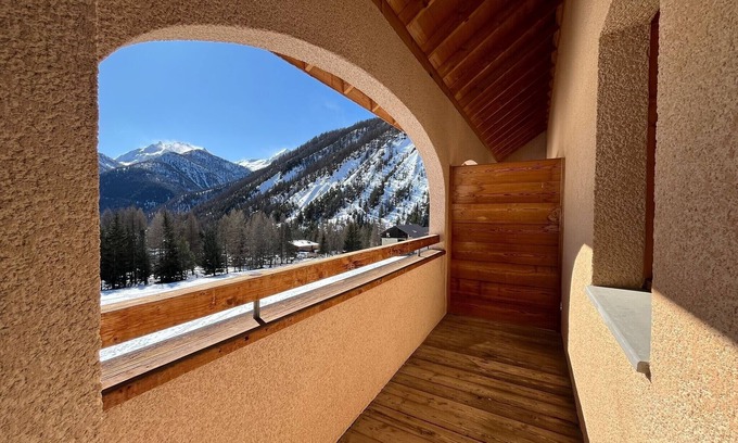 Arvieux Apartment | 35 m 2 6-bed apartment at the foot of the slopes with magnificent valley views