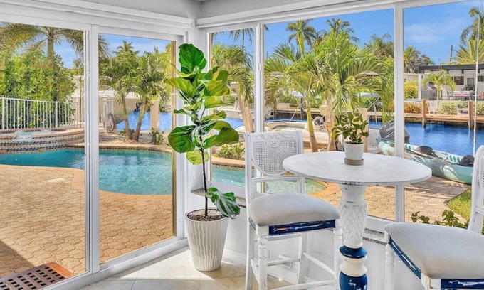 Garden Isles Villa | 350 · Oasis Waterfront! Boat Rental/Spa/BBQ/Kayaks/Pool!