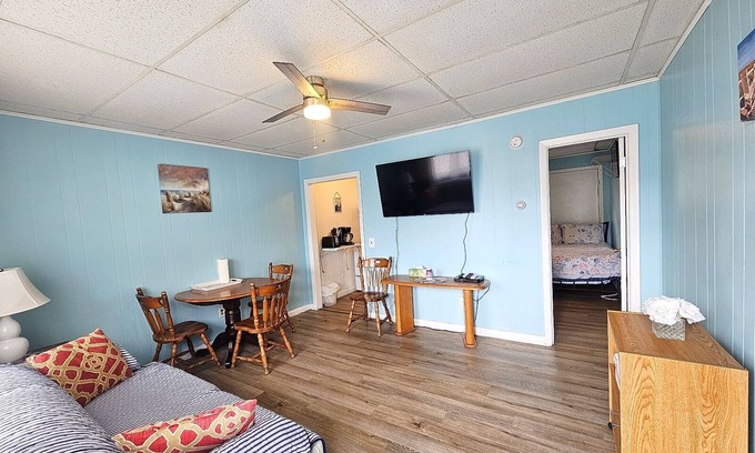 Old Orchard Beach Condo | 350 Yards to the beach. Pet friendly!