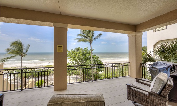 Mid Island House | 3552 Moana Oasis: Gulf-Front, Pool, Spa & Beach Access