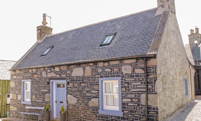 Banff Cottage | 36 SANDEND VILLAGE, family friendly, with open fire in Sandend
