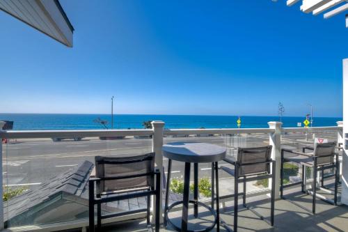 Carlsbad House | 3636 Carlsbad Blvd - Upper
