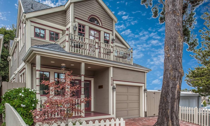 Pacific Grove House | 3703 La Gloria Cottage-by-the-Sea ~ Near the Beach