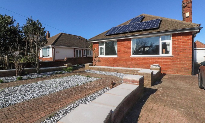 Lytham St. Anne's Cottage | 38 CLIVE AVENUE, family friendly, with a garden in Lytham St. Annes