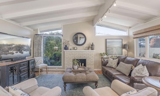 Mission Fields House | 3874 Mission Fields home