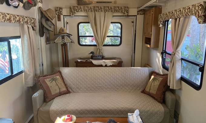 Moore Haven House | 39 foot fifth wheel with on-site free dockage and launching. October Specials!