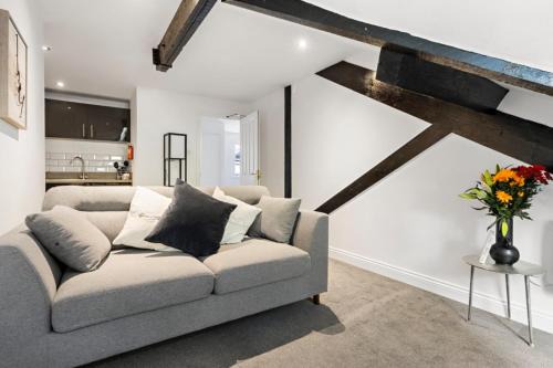 Exeter Apartment | 3A The Courtyard - Apartment for Business, Leisure or Relocation