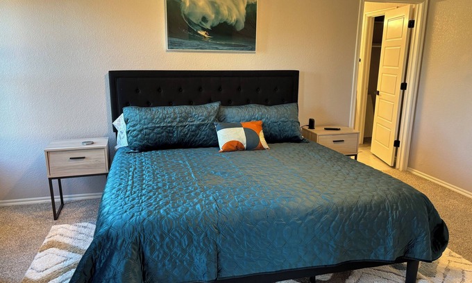 Oklahoma City House | 3B2B trendy house in OKC with WiFi, garage, W/D, kid toys, close to attractions