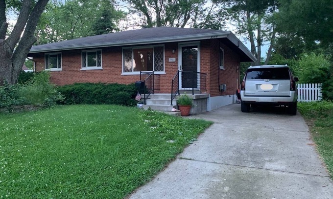 Sharonville House | 3bedr/2bath house near Summit park with fenced backyard and furnished basement