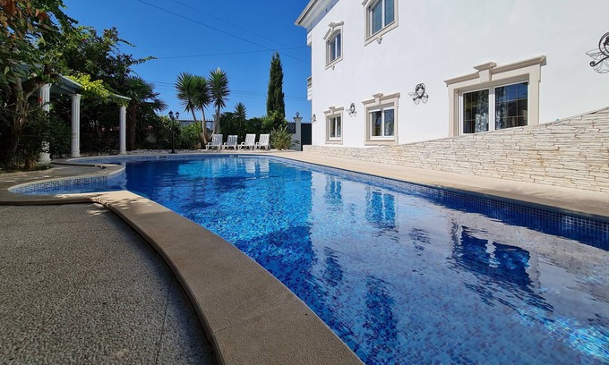 Arnal House | 3Bedroom Penthouse in Luxury Villa 5* (5-8Guests)