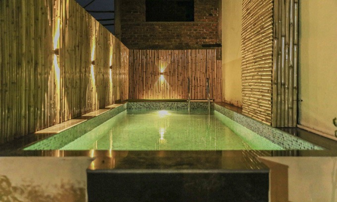 Karjat Hotel | 3BHK w/Pool - Sunset Palazzo by Universe Villas