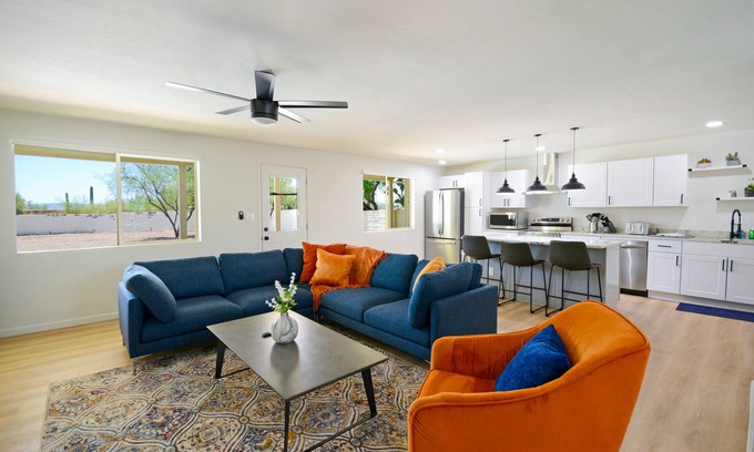 Casas Adobes House | 3BR, 2BR, Sleeps 10, Pet Friendly