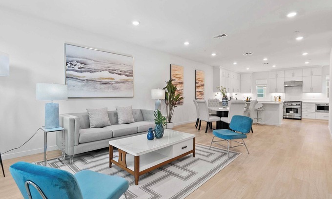 Mayflower Village House | 3BR Arcadia Home｜Ensuite Bathsrooms｜Best location｜Garage｜WiFi #42090